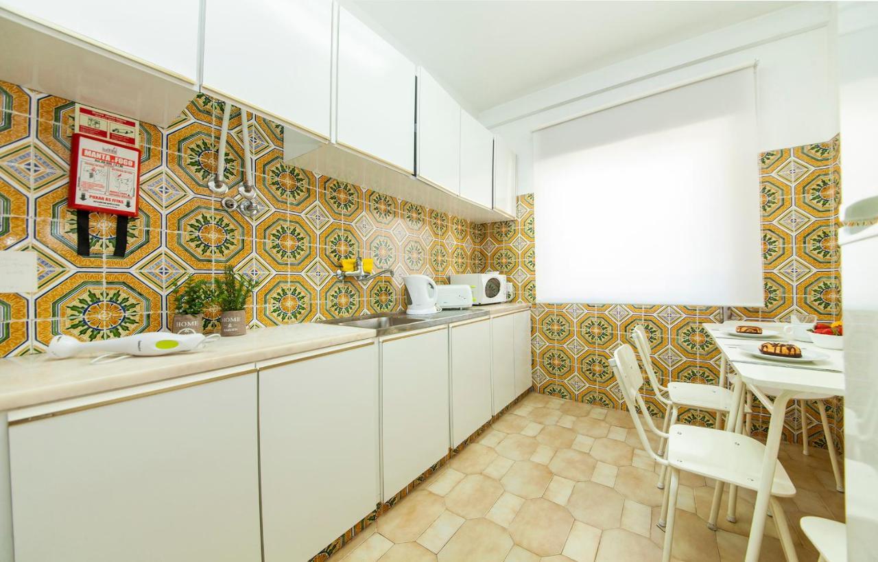 O - Sao Goncalo Central Guesthouse Лагос Екстериор снимка